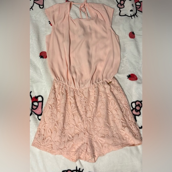 Guess Peach Romper - Picture 1 of 9
